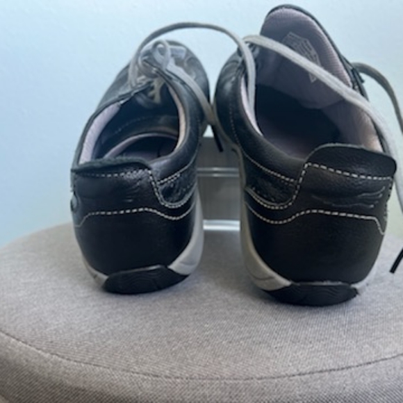Dansko Women’s Sneakers - Picture 4 of 7
